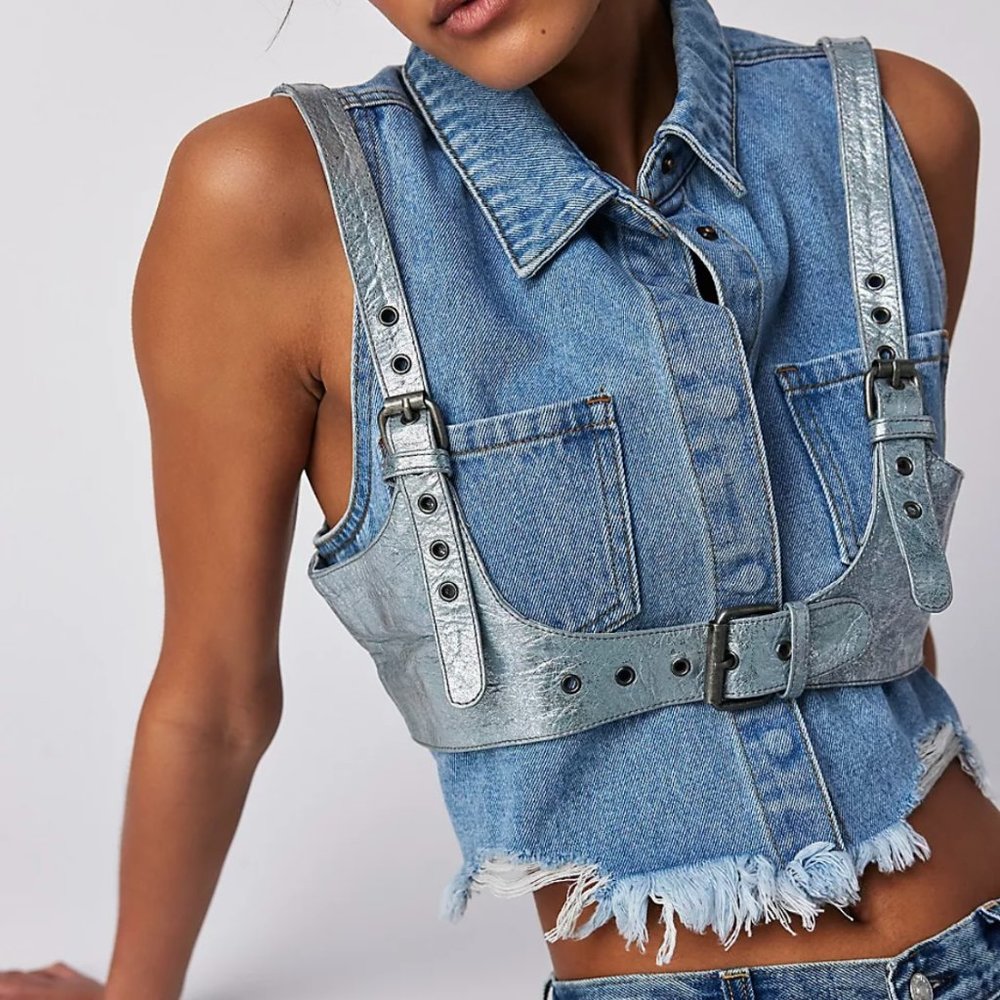 Free People Leather Harness NWT L | Stardust Blue Metallic Adjustable Buckle - Picture 6 of 8